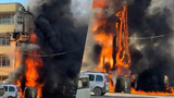 Mahallenin ortasındaki trafo bomba gibi patladı!