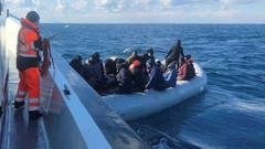 Türk kara sularına geri itilen 28 düzensiz göçmen kurtarıldı