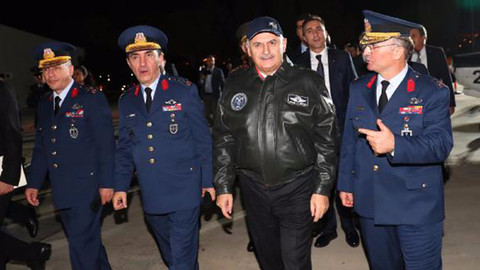 Başbakan Yıldırım savaş uçağı kokpitine bindi