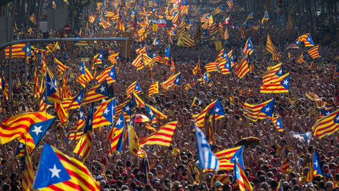 İspanya, bağımsızlık referandumunu iptal etti