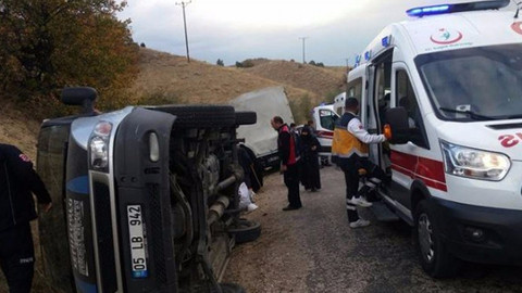 Amasya'da minibüs devrildi: 11 yaralı