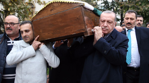 Cumhurbaşkanı Erdoğan sınıf arkadaşını son yolculuğuna uğurladı
