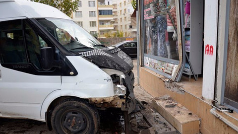 Şanlıurfa'da öğrenci servisi kaza yaptı: 15 yaralı
