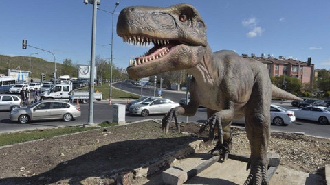 Tanıtım için konulan T-Rex kaldırıldı