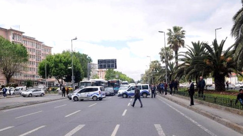 Vatan Caddesi'nde polis taksiyi binip kaçan kişileri arıyor