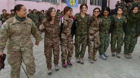 ABD askeri YPG'lilerle halay çekti