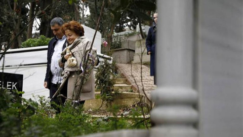 Berna Yılmaz cenazeden sonra ilk kez oğlunun mezarında