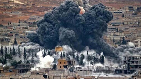 Suriye'de muhalifler Esad hükümetine ait bir savaş uçağını düşürdü