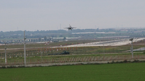 Son dakika Afrin haberleri... Adana'daki İncirlik Üssü'nden kalkan F-16'lar geri dönüyor