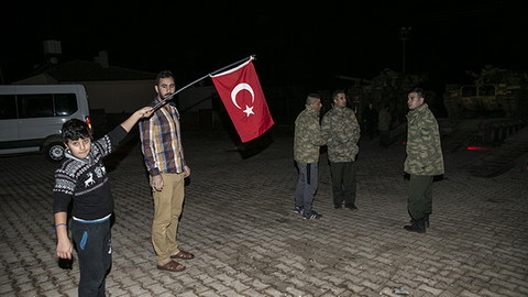 TSK'nın Afrin'e havadan attığı bildiride "Afrin Afrinlilerindir" mesajı verildi