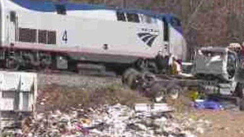 ABD'de vekilleri taşıyan tren kaza yaptı: 1 ölü 1 yaralı