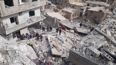Rusya ve Suriye uçakları Doğu Guta'yı bombaladı: 50 ölü