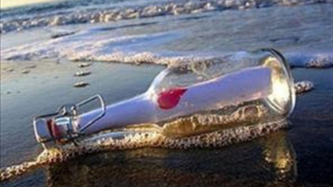 Filmlere konu olan şişe mesajının en eskisi Avustralya'daki kumsalda ortaya çıktı