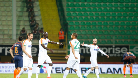 Medipol Başakşehir deplasmanda Alanyaspor'a 4-1 mağlup oldu