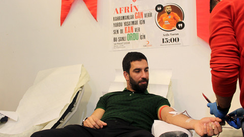 Arda Turan Afrin'deki askerler için kan bağışında bulundu