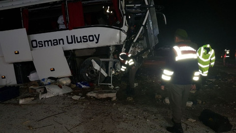 Son Dakika! Çorum'da otobüs kazası: 2 ölü 33 yaralı