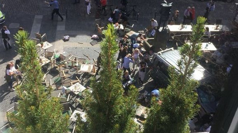 Almanya, Münster'de bir araç kalabalığa daldı: Ölü ve yaralılar var