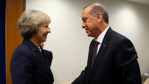Cumhurbaşkanı Erdoğan İngiltere Başbakanı May ile telefonda görüştü