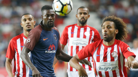 Medipol Başakşehir deplasmanda Antalyaspor'u 2-0 mağlup etti