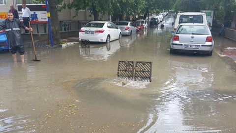 Ankara'da sağanak yağış ve dolu hayatı olumsuz etkiledi