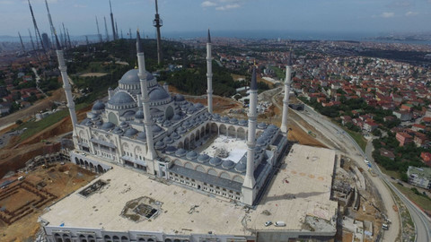 Çamlıca Camii’nin açılışı ertelendi