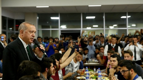 Öğrencilerin sahur davetine Erdoğan'dan ziyaret: Çayınız hazırsa geliyorum