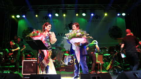 Selami Şahin bayram konserinde Aşkın Nur Yengi ile düet yaptı