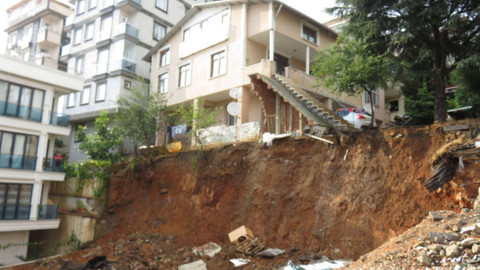 Sancaktepe’de toprak kayması yaşanan bina yıkıldı mı?