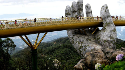 Bu köprüyü taştan eller havada tutuyor