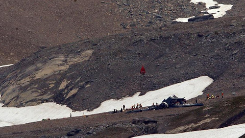 İsviçre'de uçak Alp Dağları'na düştü: Çok sayıda ölü var