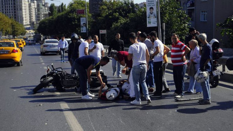 Şişli'de Yunus polisleri kaza yaptı: 2 yaralı