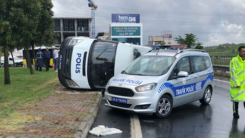 Başakşehir'de polis aracı devrildi: Yaralılar var
