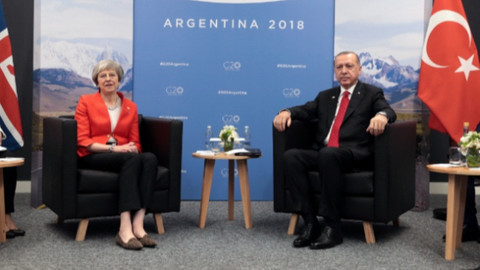 Cumhurbaşkanı Erdoğan, Theresa May ile bir araya geldi