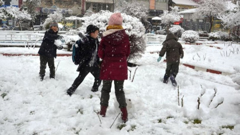 Van Çaldıran'da eğitime kar engeli