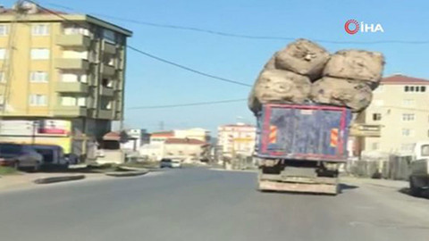 Aşırı yüklü kamyon böyle görüntülendi