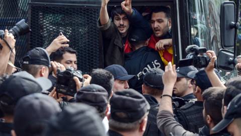 Taksim’e yürümek isteyen gruba müdahale