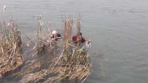 Fırat Nehri'ne atlayan kızı vatandaşlar kurtardı