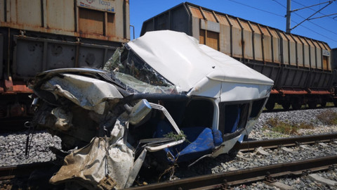 Mersin'de tren kazası: Ölü ve yaralılar var