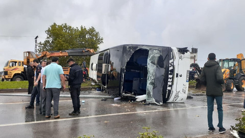Çanakkale'de yolcu otobüsü devrildi: Ölü ve yaralılar var