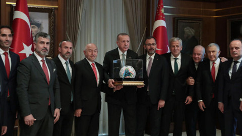 Cumhurbaşkanı Erdoğan TFF Başkanı Nihat Özdemir'i kabul etti