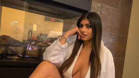 Mia Khalifa'ya sürpriz davet! Tribüne çağırdılar