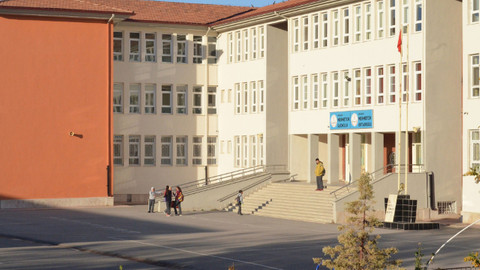 Aksaray'daki Mehmetçik İlkokulu'nun Müdürü Kuddusi Kurt açığa alındı! Kuddusi Kurt kimdir?