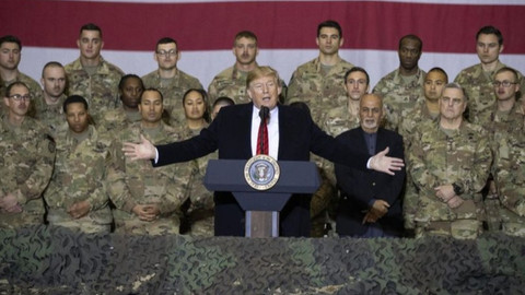 Trump'tan ABD askerlerine sürpriz 'Şükran Günü' ziyareti