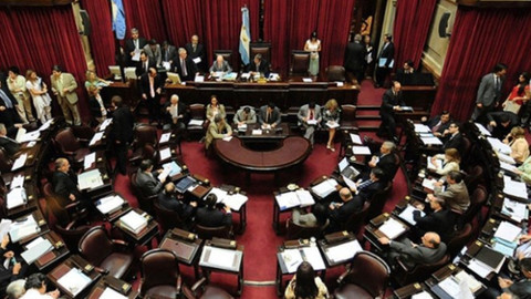 Arjantin'de ekonomik kriz milletvekillerinin maaşını vurdu