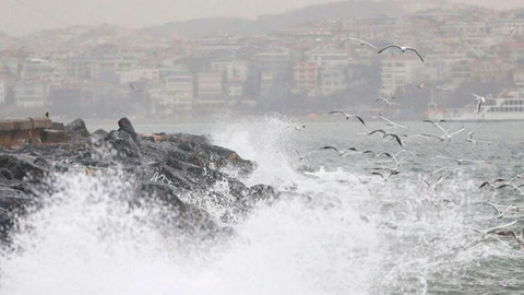 İstanbul'da fırtınanın hızı 106 km'ye ulaştı