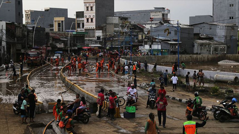 Endonezya'daki sel! Can kaybı artıyor