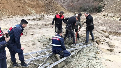 Sinop’ta battığı çamurdan zorlukla kurtarıldı