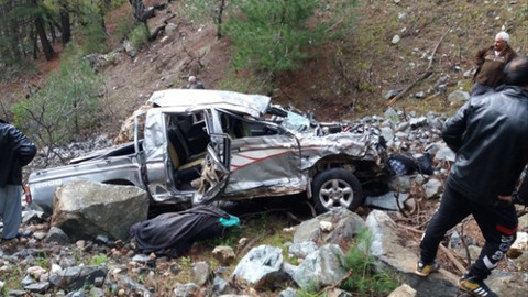 Mersin'de kaza: 1'i çocuk 3 kişi hayatını kaybetti