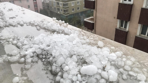 İstanbul Valiliği'nden sarı alarm: Yağış anında kuvvetli rüzgar ve hortum oluşma riski vardır