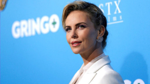 Charlize Theron bungalov evini satışa çıkardı